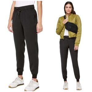 Lululemon On The Fly Jogger in Black Pull On Style Comfy Everyday Pants Size 6